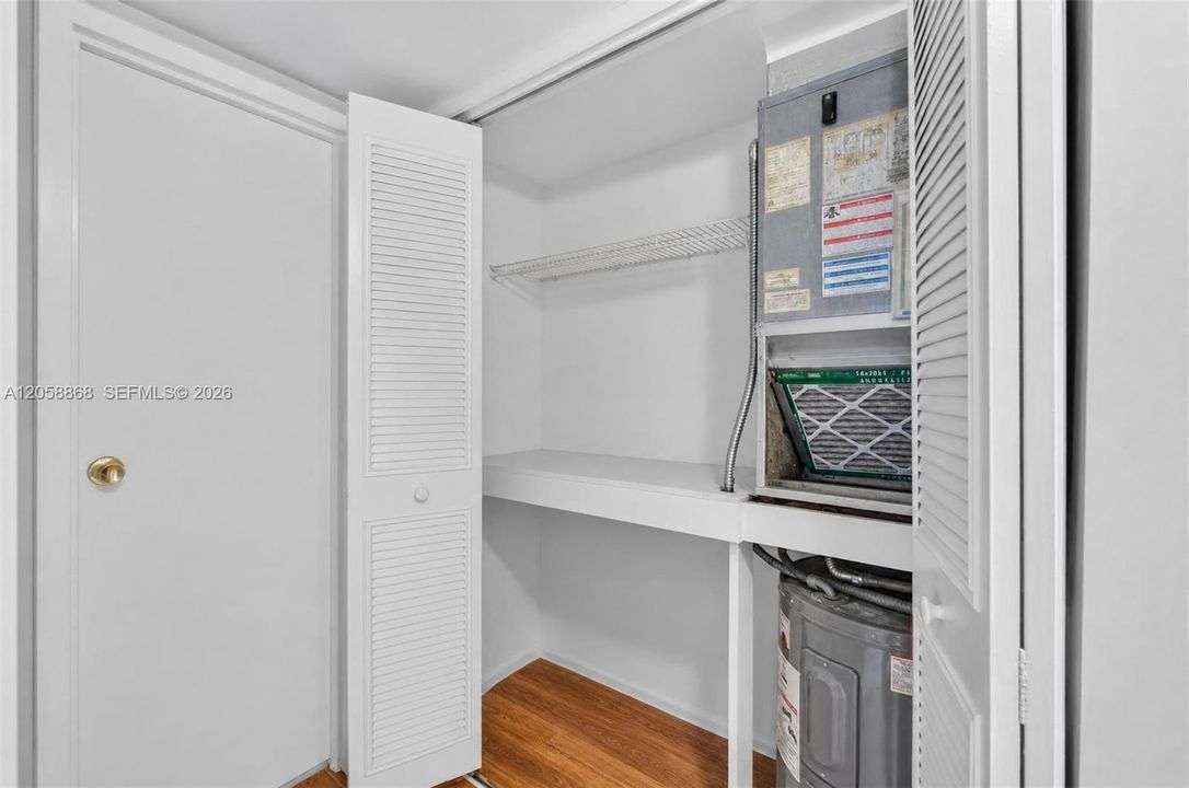 На продажу: $90,000 (1 спален, 1 ванн, 705 Квадратных фут)