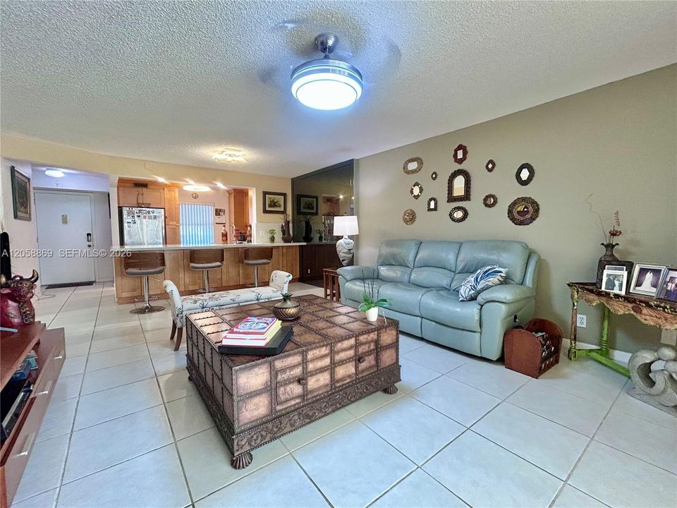 For Sale: $270,000 (2 beds, 2 baths, 1190 Square Feet)
