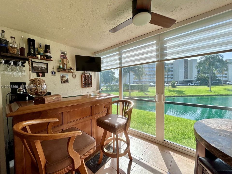 For Sale: $270,000 (2 beds, 2 baths, 1190 Square Feet)