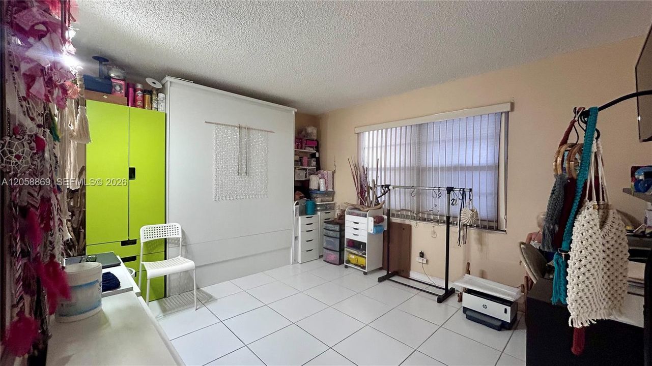 For Sale: $270,000 (2 beds, 2 baths, 1190 Square Feet)