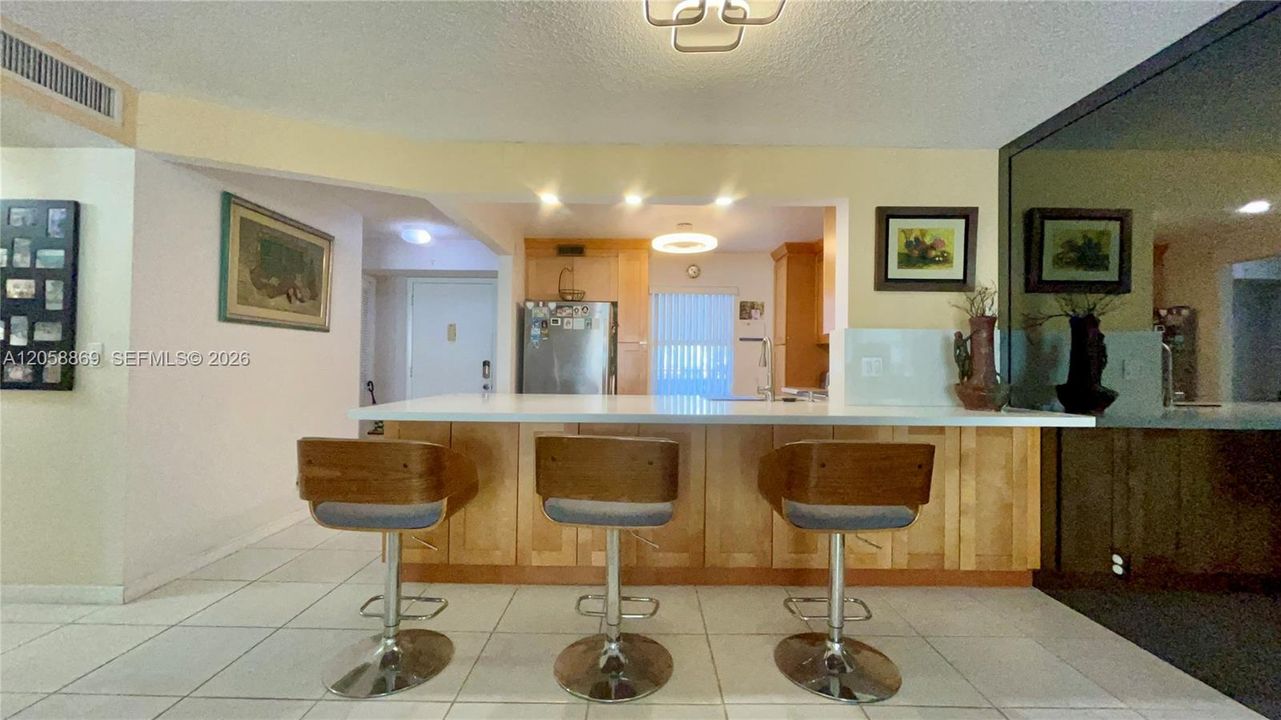For Sale: $270,000 (2 beds, 2 baths, 1190 Square Feet)