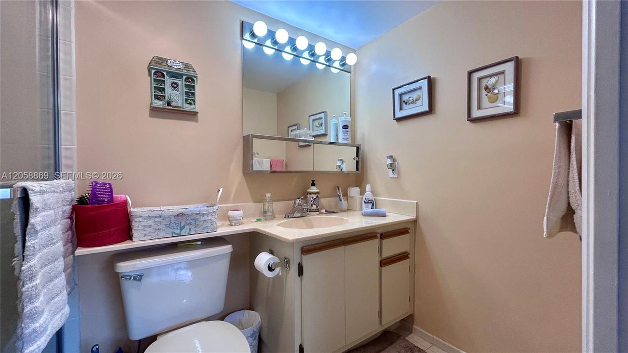 For Sale: $270,000 (2 beds, 2 baths, 1190 Square Feet)