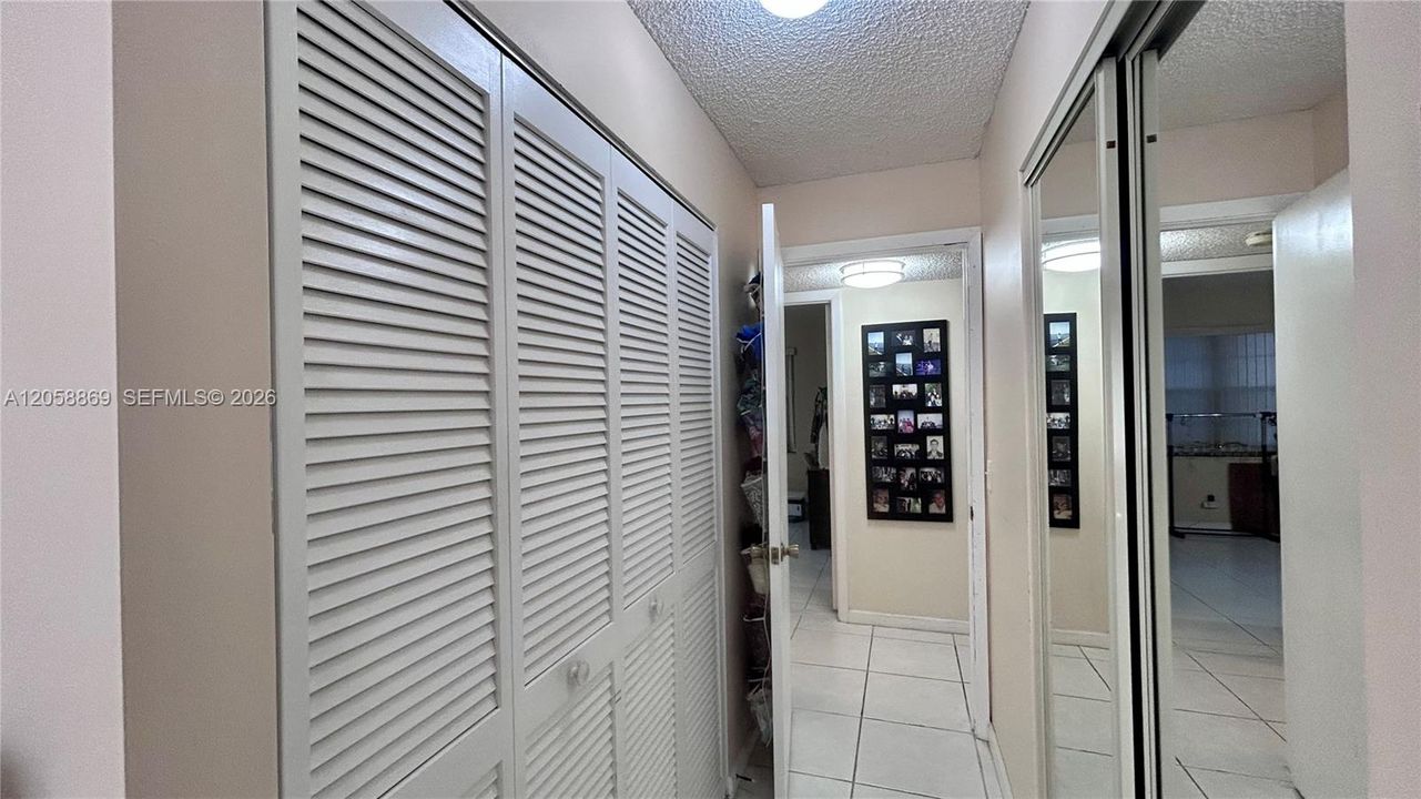 For Sale: $270,000 (2 beds, 2 baths, 1190 Square Feet)