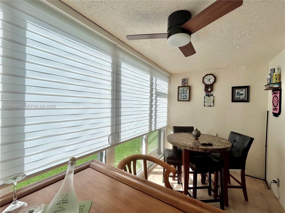 For Sale: $270,000 (2 beds, 2 baths, 1190 Square Feet)