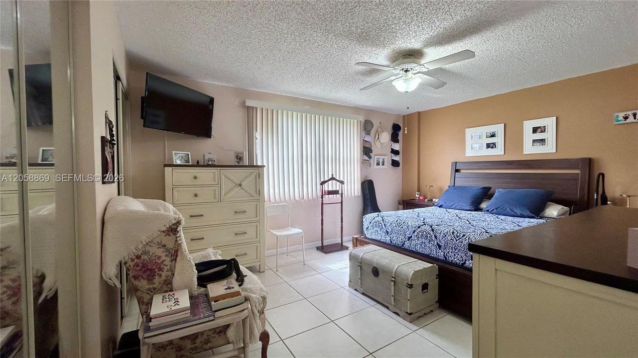 For Sale: $270,000 (2 beds, 2 baths, 1190 Square Feet)