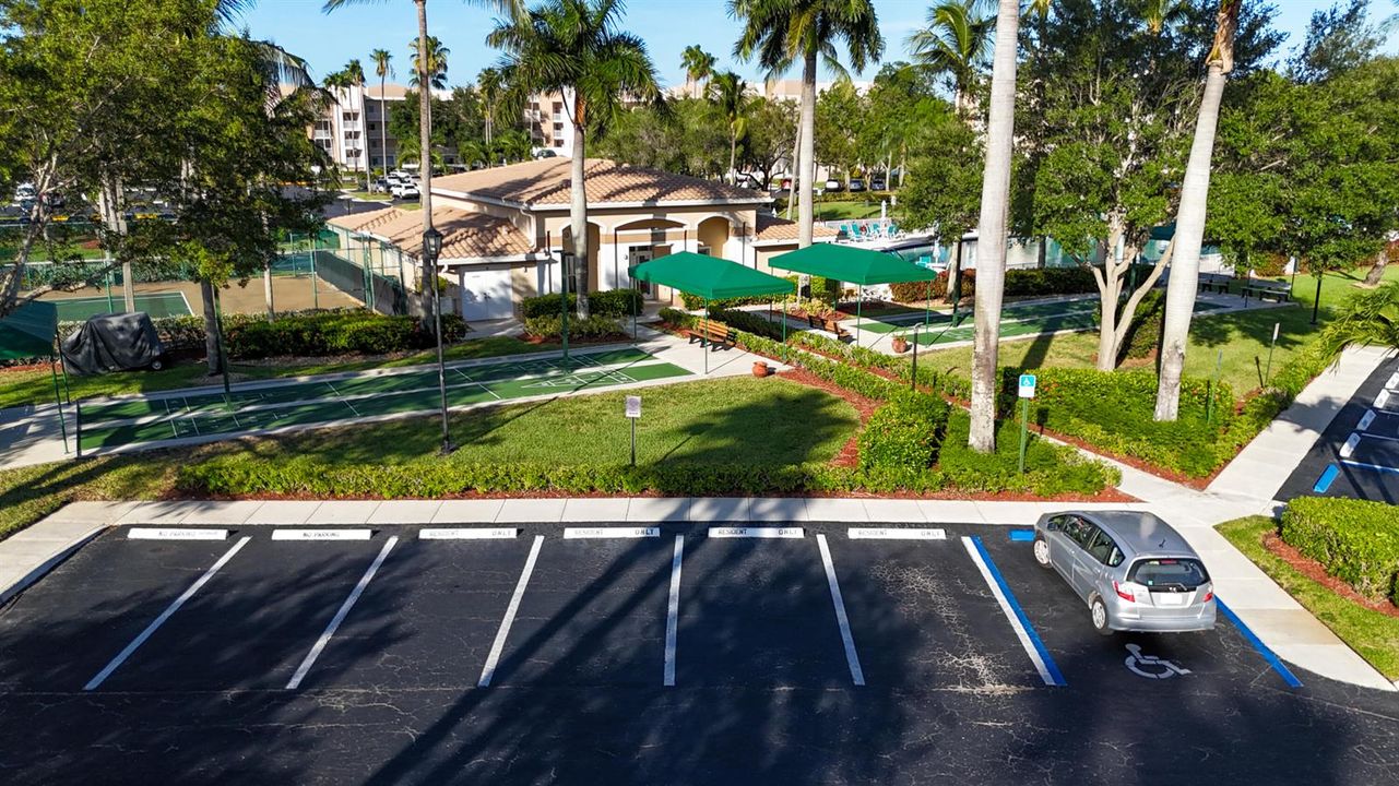 Bello clubhouse