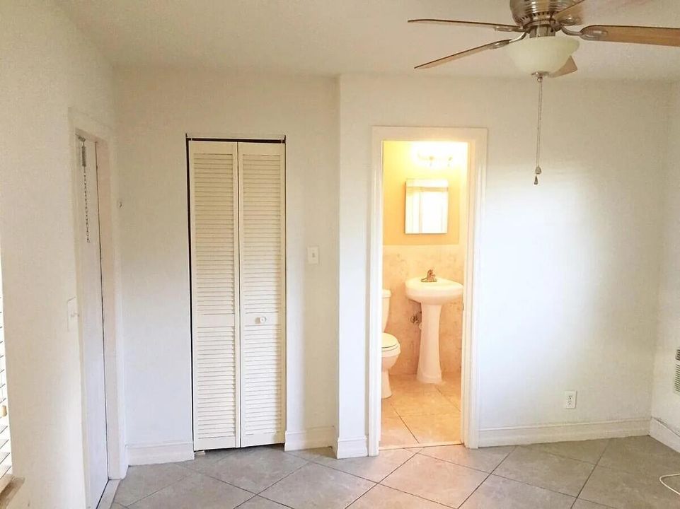 Unit 1 bathroom