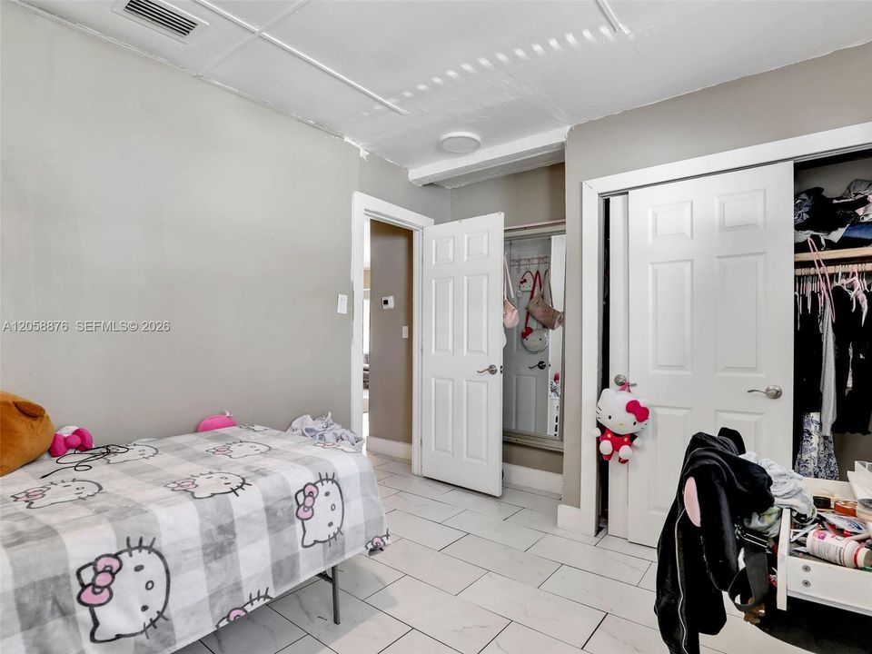На продажу: $149,000 (2 спален, 1 ванн, 1048 Квадратных фут)