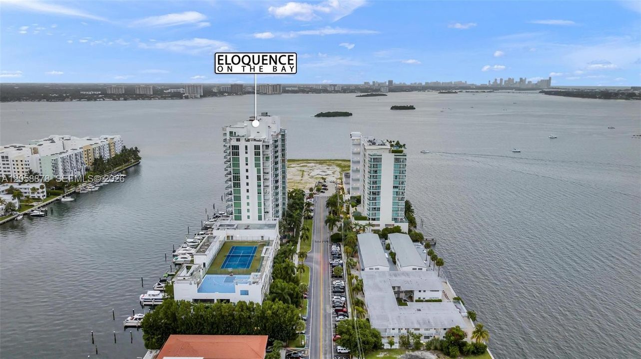 На продажу: $1,099,000 (3 спален, 3 ванн, 1358 Квадратных фут)
