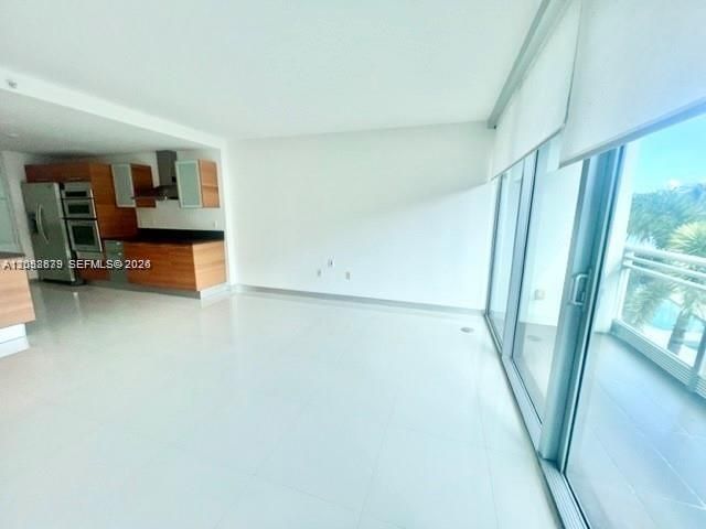 For Rent: $2,570 (0 beds, 1 baths, 779 Square Feet)