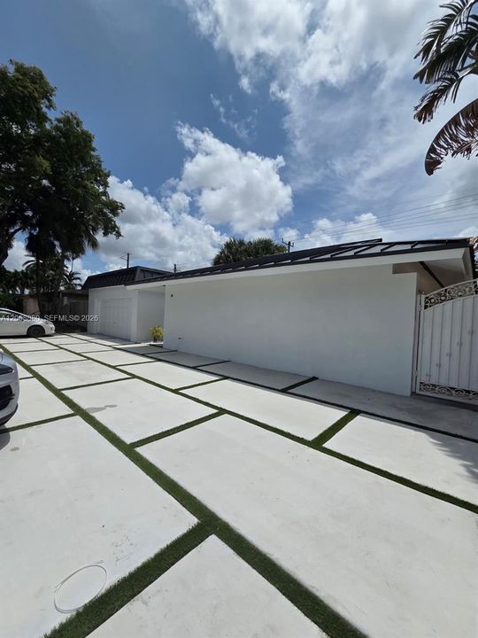 Activo con contrato: $3,800 (3 camas, 2 baños, 1520 Pies cuadrados)