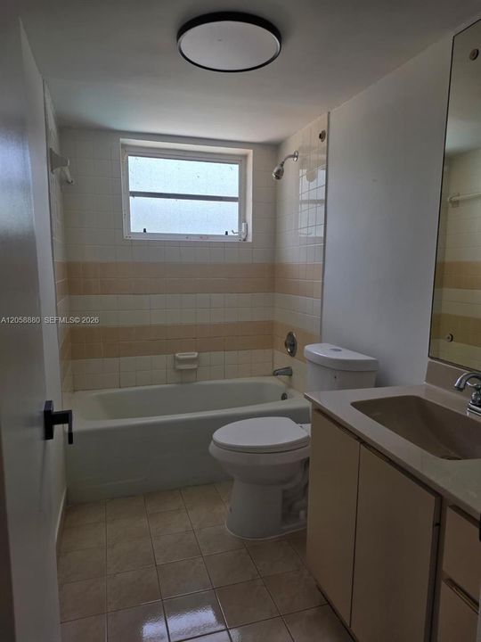 Activo con contrato: $3,800 (3 camas, 2 baños, 1520 Pies cuadrados)