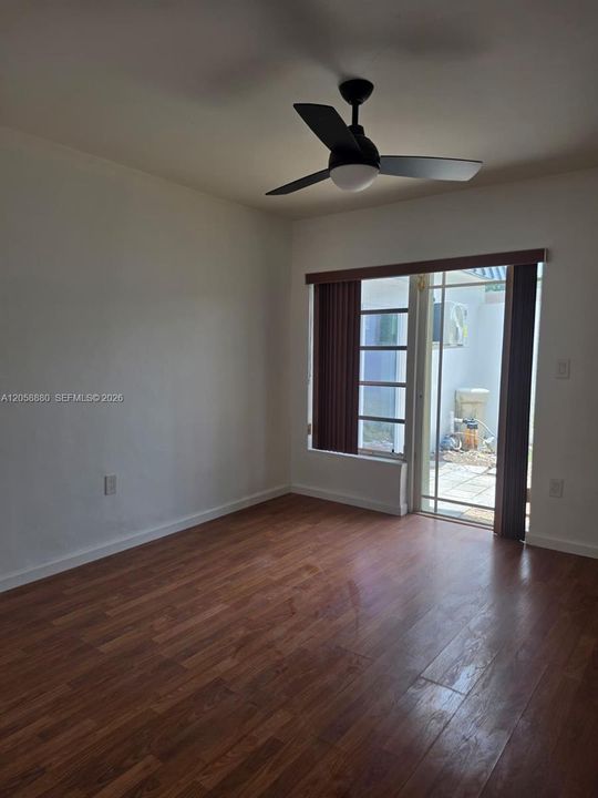 Activo con contrato: $3,800 (3 camas, 2 baños, 1520 Pies cuadrados)
