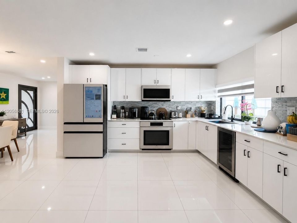 En Venta: $695,000 (4 camas, 3 baños, 1960 Pies cuadrados)