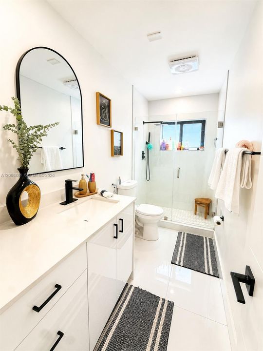 En Venta: $695,000 (4 camas, 3 baños, 1960 Pies cuadrados)