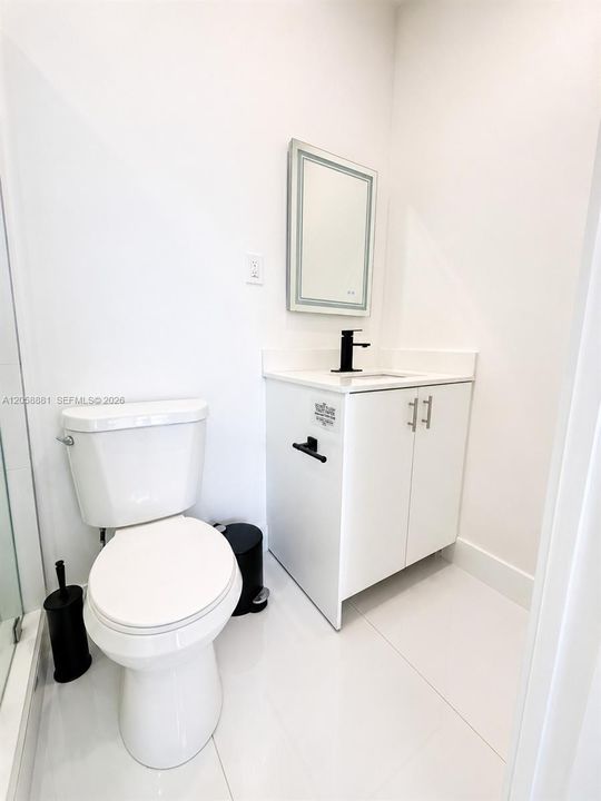 En Venta: $695,000 (4 camas, 3 baños, 1960 Pies cuadrados)