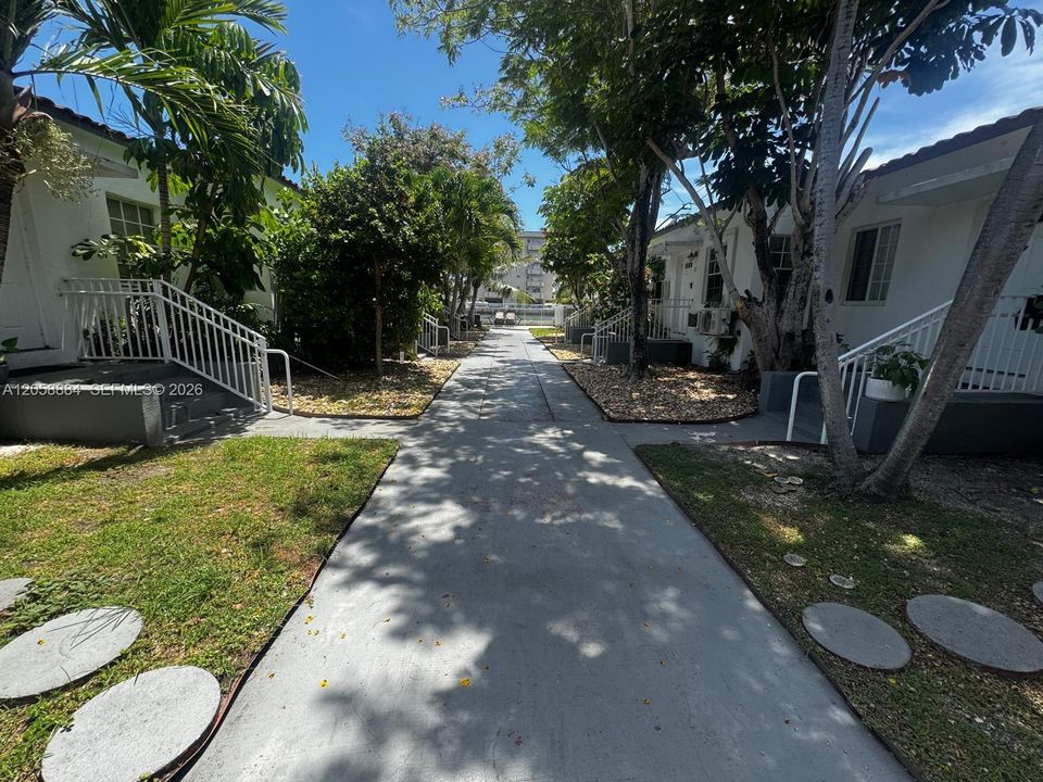 For Sale: $245,000 (1 beds, 1 baths, 543 Square Feet)