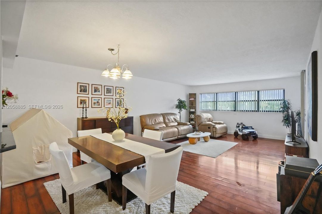В аренду: $2,200 (1 спален, 1 ванн, 1005 Квадратных фут)