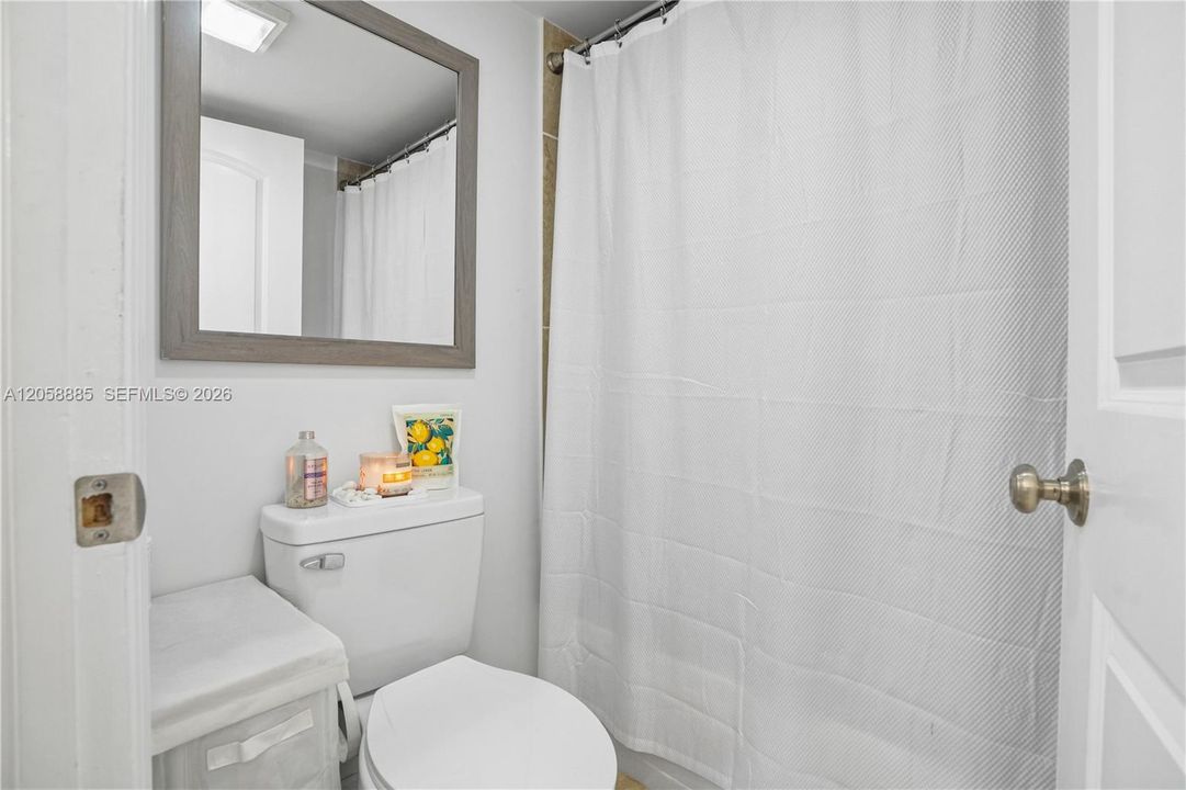 В аренду: $2,200 (1 спален, 1 ванн, 1005 Квадратных фут)
