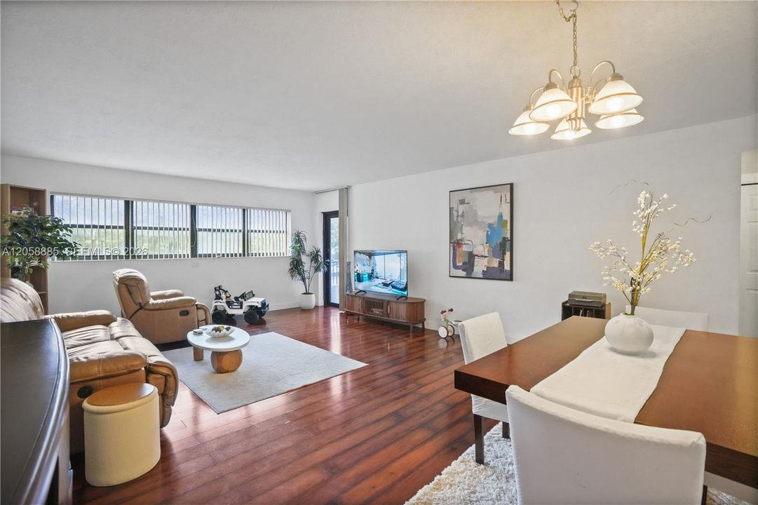 В аренду: $2,200 (1 спален, 1 ванн, 1005 Квадратных фут)