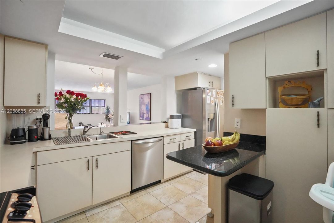В аренду: $2,200 (1 спален, 1 ванн, 1005 Квадратных фут)