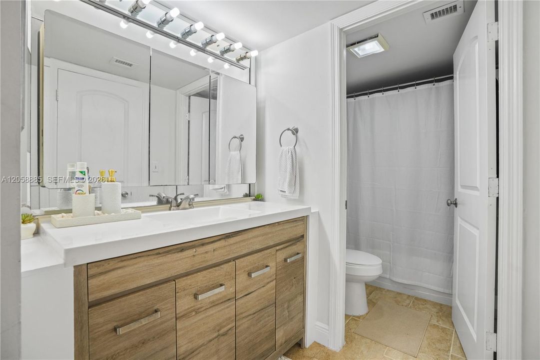 В аренду: $2,200 (1 спален, 1 ванн, 1005 Квадратных фут)