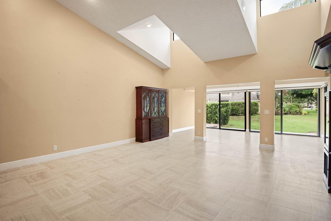 6845 Fountains Circle (7)