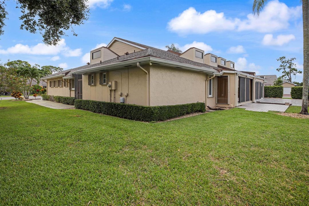 6845 Fountains Circle (37)