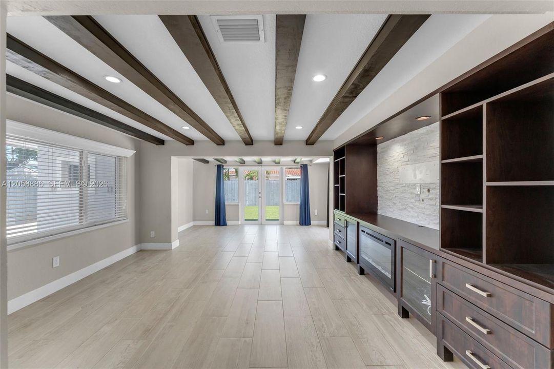 En Venta: $797,000 (3 camas, 2 baños, 1626 Pies cuadrados)
