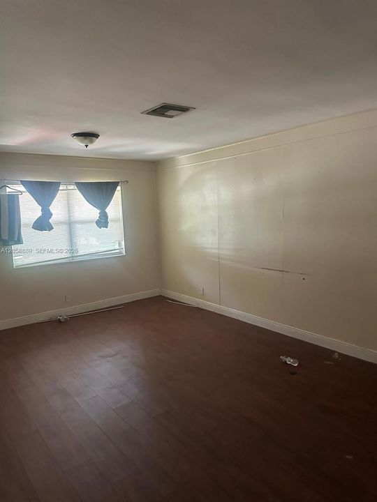 For Rent: $3,500 (3 beds, 2 baths, 3838 Square Feet)