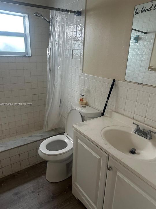 For Rent: $3,500 (3 beds, 2 baths, 3838 Square Feet)