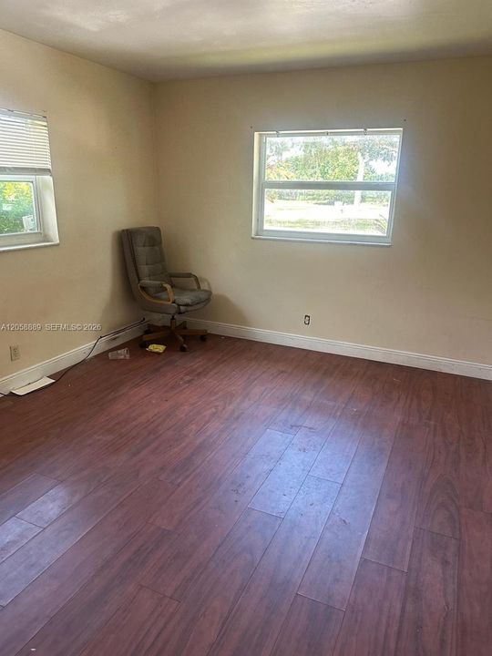 For Rent: $3,500 (3 beds, 2 baths, 3838 Square Feet)