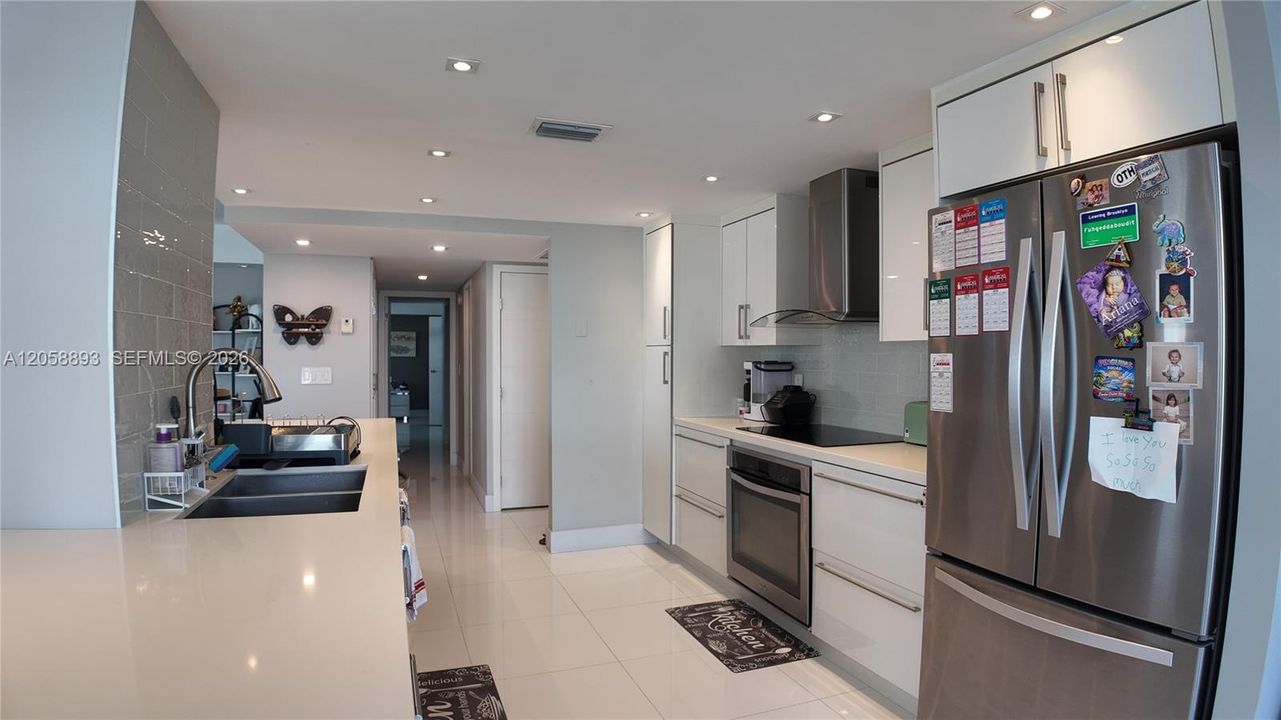 For Rent: $3,300 (2 beds, 2 baths, 1270 Square Feet)