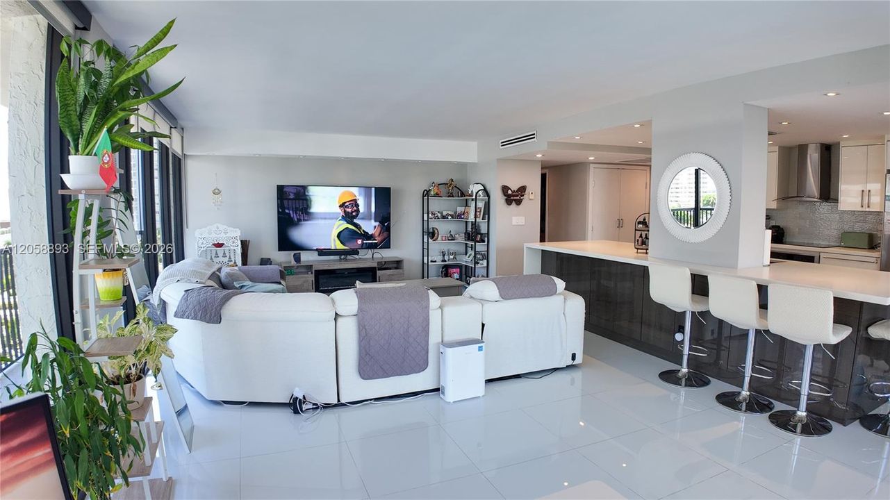 For Rent: $3,300 (2 beds, 2 baths, 1270 Square Feet)