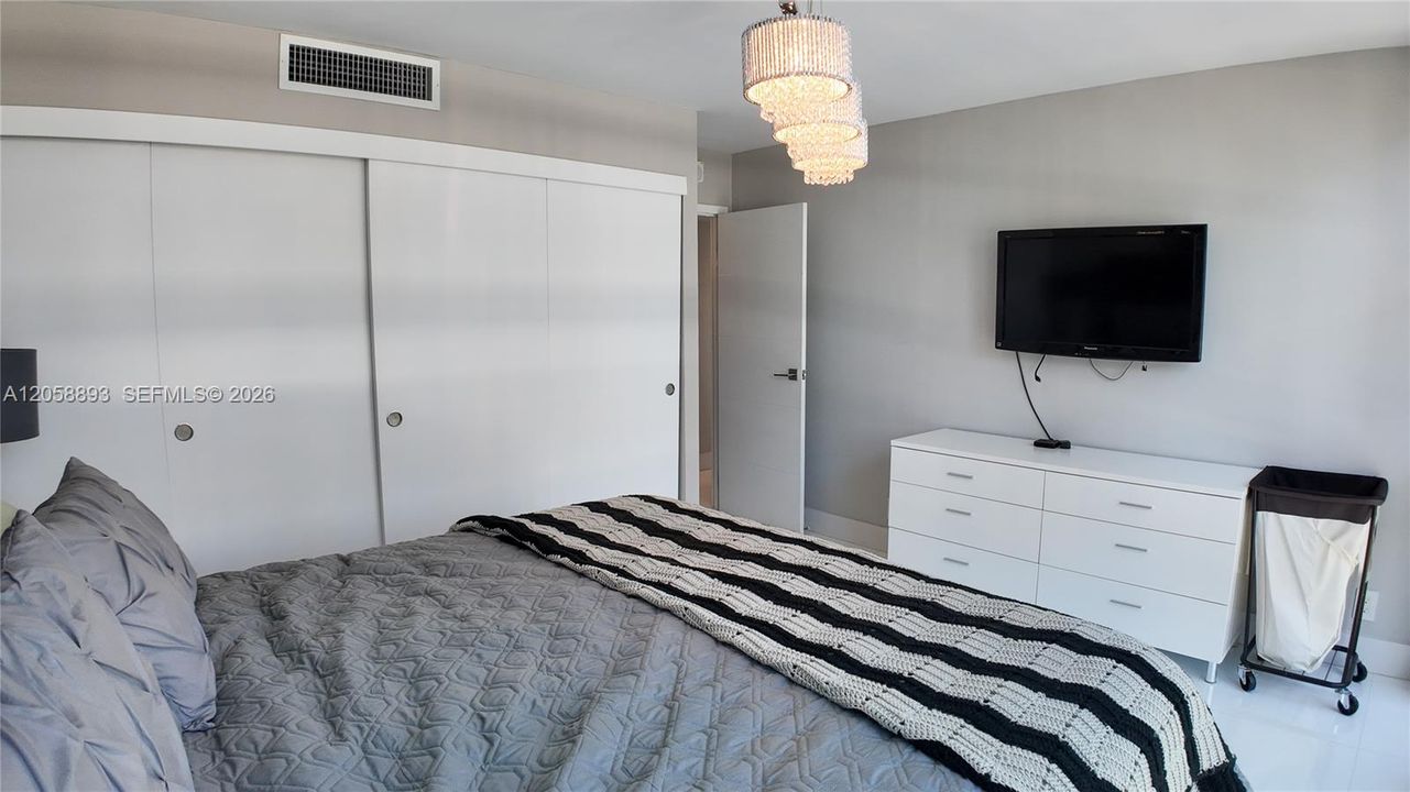 For Rent: $3,300 (2 beds, 2 baths, 1270 Square Feet)