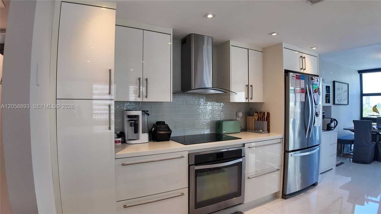 For Rent: $3,300 (2 beds, 2 baths, 1270 Square Feet)