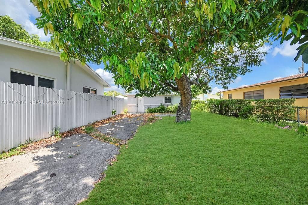 For Sale: $655,000 (0 beds, 0 baths, 1608 Square Feet)