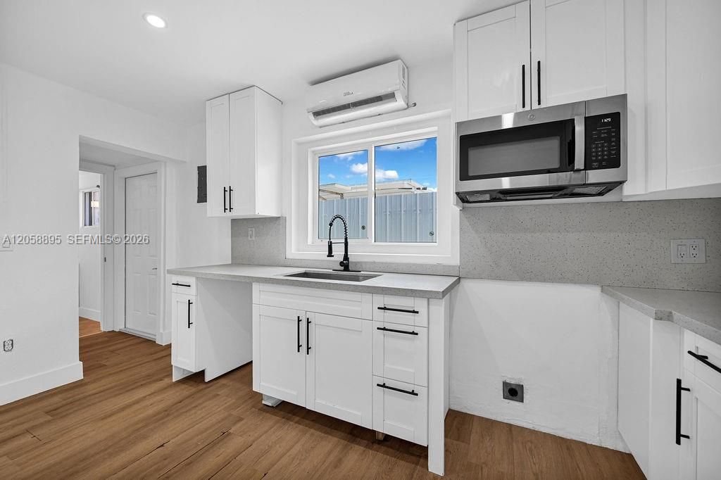 For Sale: $655,000 (0 beds, 0 baths, 1608 Square Feet)