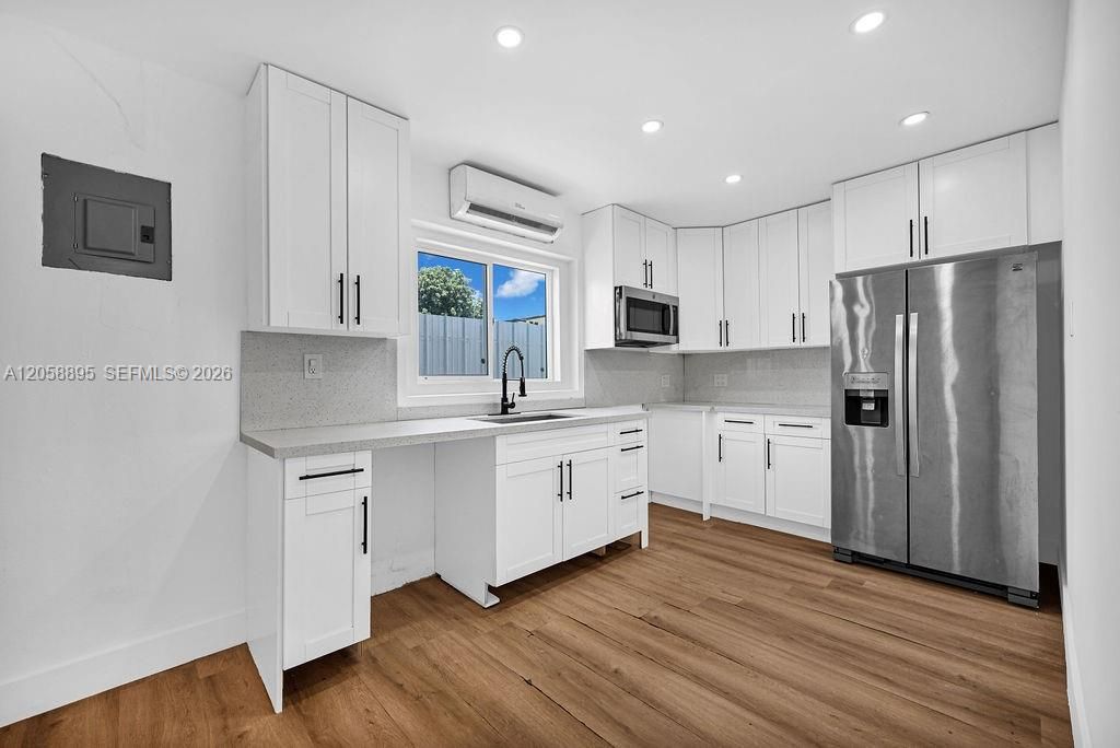 For Sale: $655,000 (0 beds, 0 baths, 1608 Square Feet)