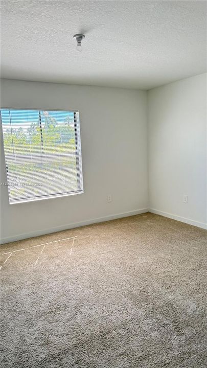 En Venta: $305,000 (3 camas, 3 baños, 1376 Pies cuadrados)