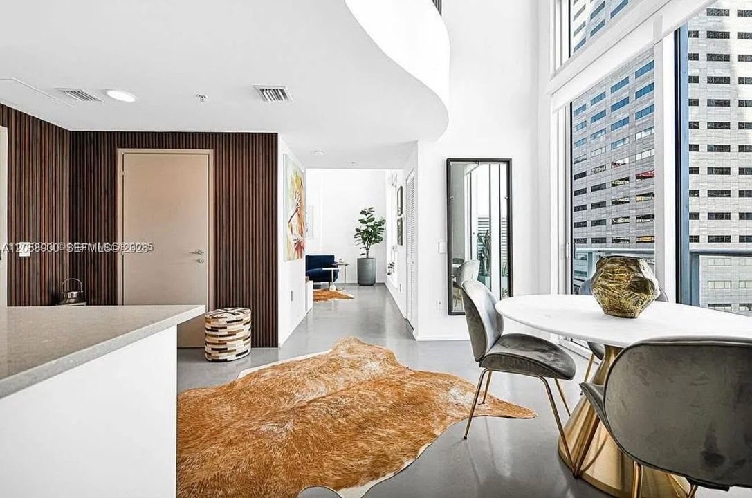 В аренду: $4,700 (1 спален, 1 ванн, 1034 Квадратных фут)