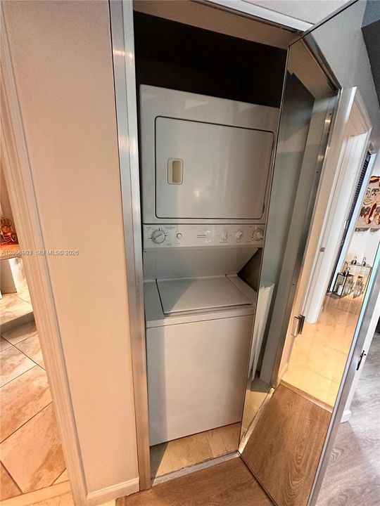 В аренду: $3,600 (2 спален, 2 ванн, 1223 Квадратных фут)