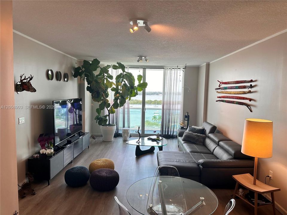 В аренду: $3,600 (2 спален, 2 ванн, 1223 Квадратных фут)