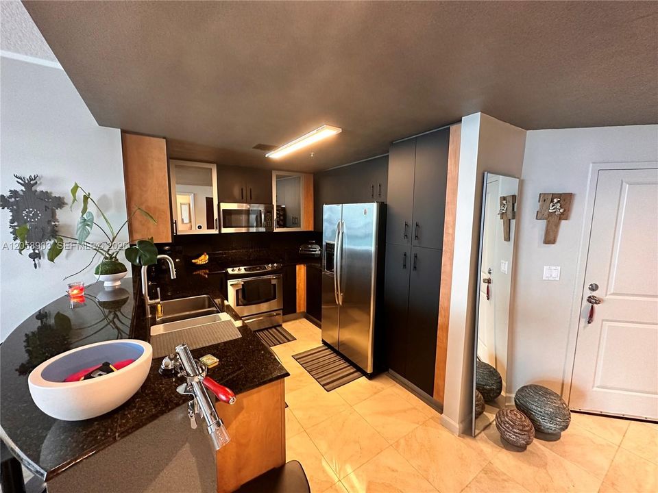 В аренду: $3,600 (2 спален, 2 ванн, 1223 Квадратных фут)