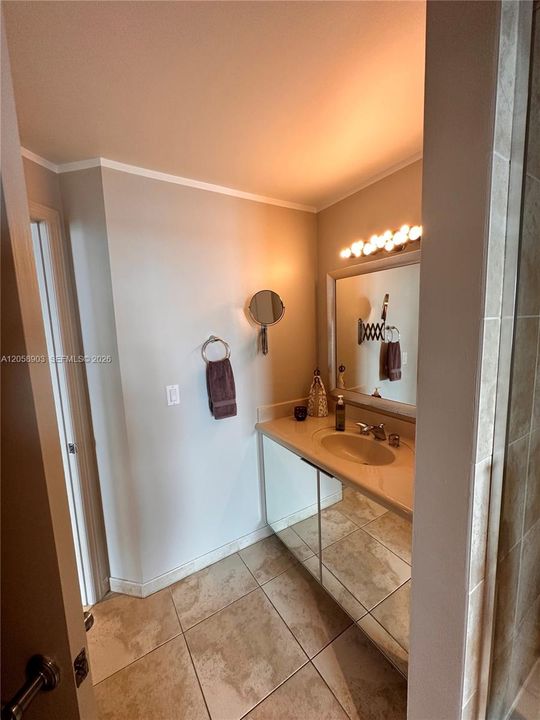 В аренду: $3,600 (2 спален, 2 ванн, 1223 Квадратных фут)