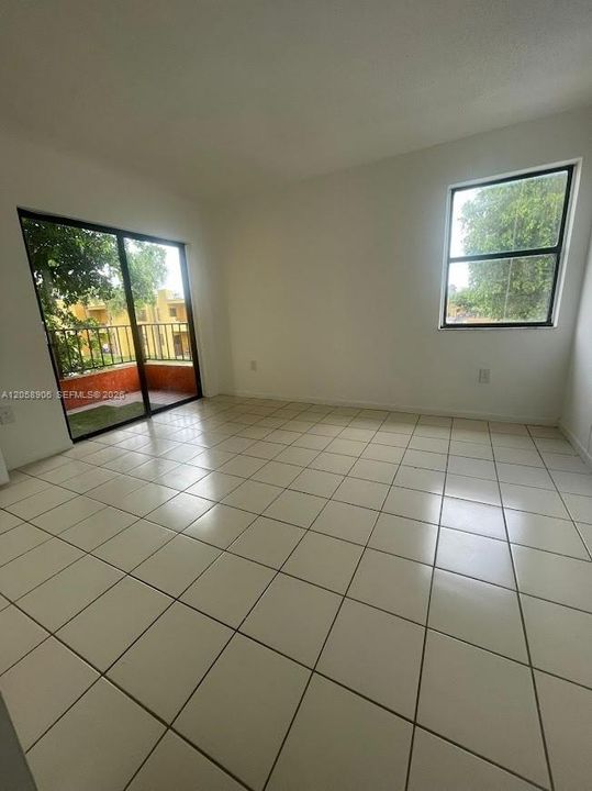 For Rent: $2,150 (2 beds, 1 baths, 758 Square Feet)