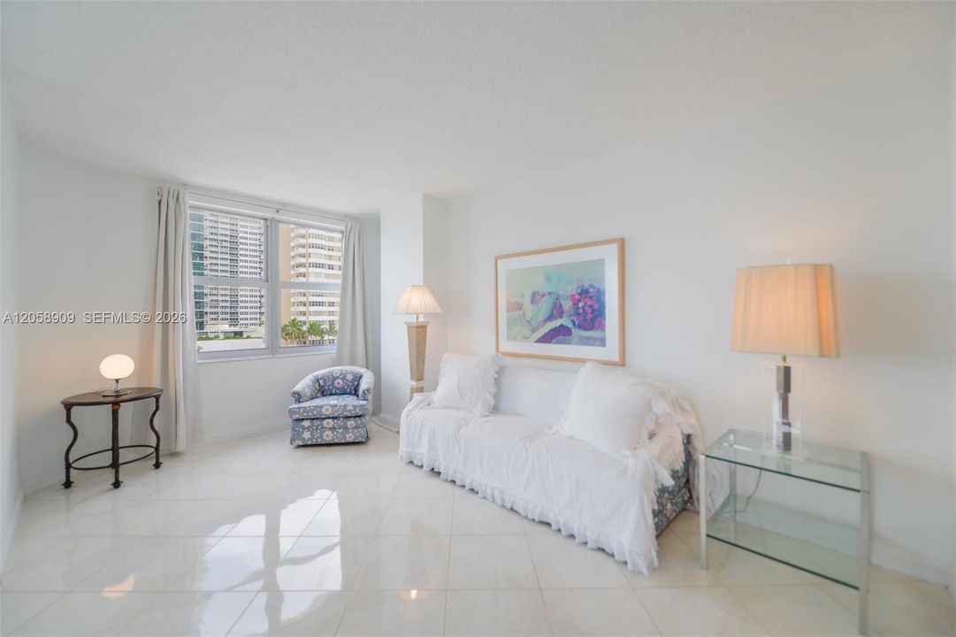 For Rent: $4,200 (3 beds, 2 baths, 1740 Square Feet)