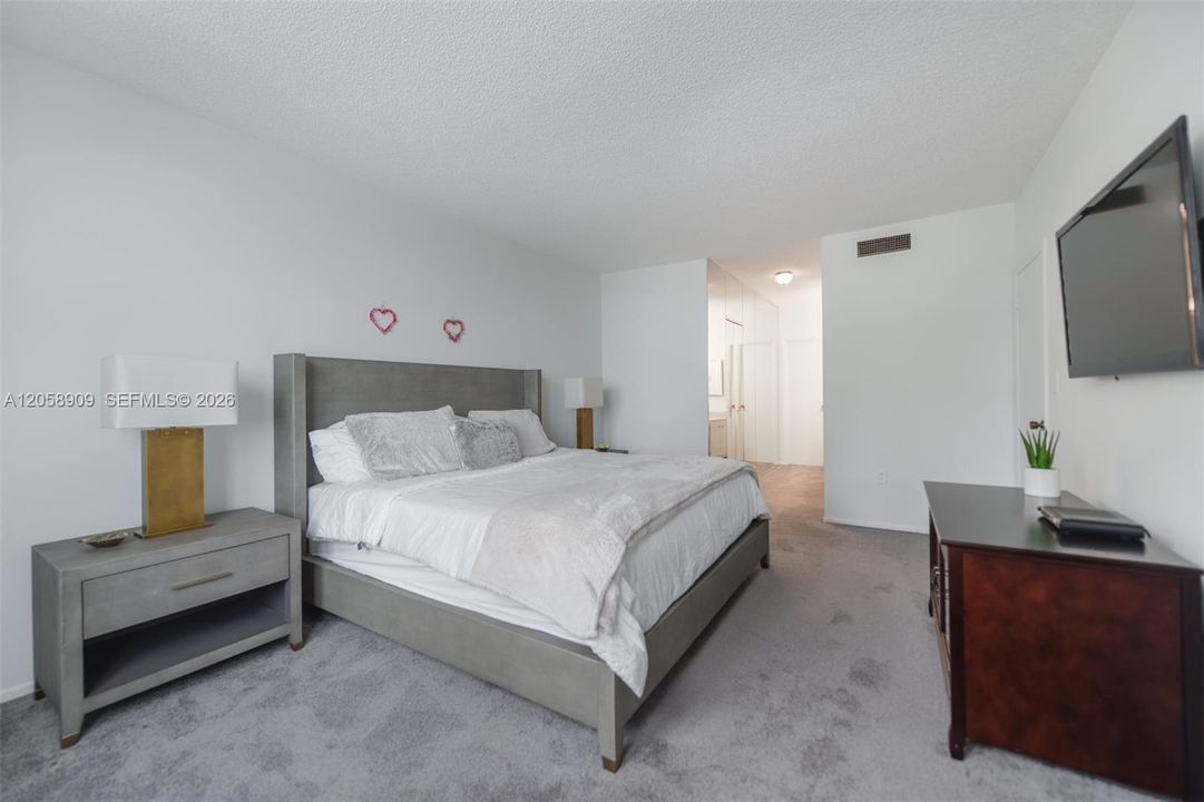 For Rent: $4,200 (3 beds, 2 baths, 1740 Square Feet)