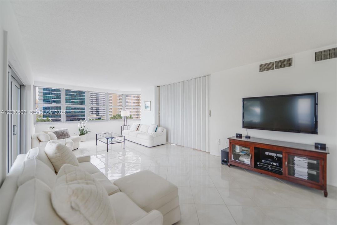 For Rent: $4,200 (3 beds, 2 baths, 1740 Square Feet)