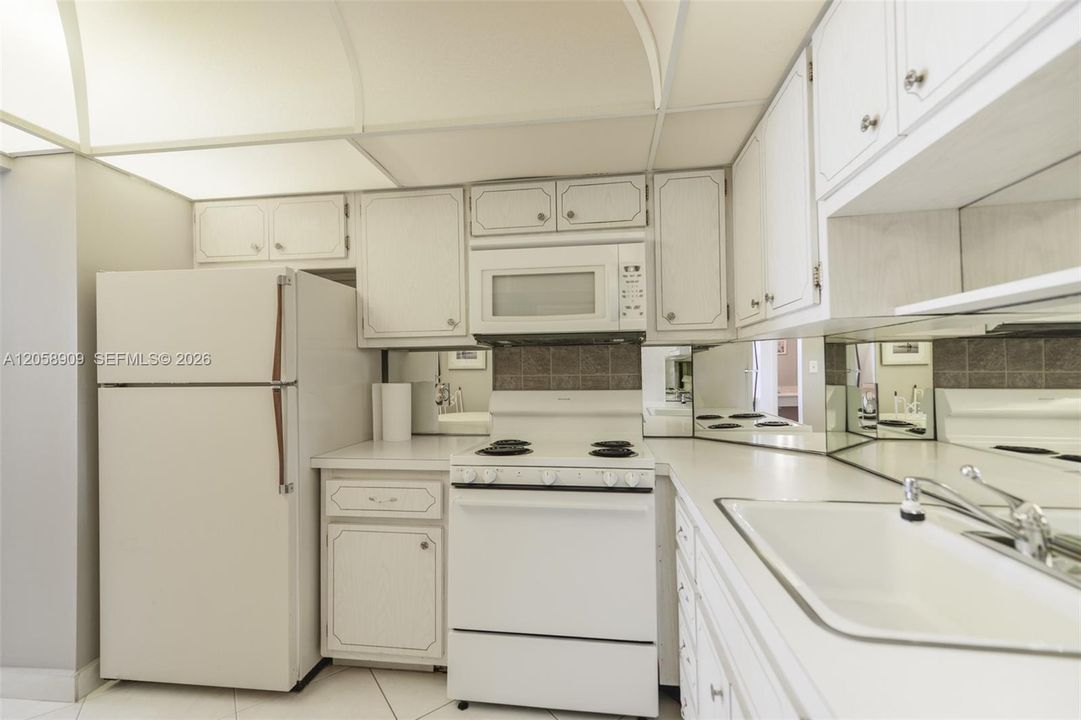 For Rent: $4,200 (3 beds, 2 baths, 1740 Square Feet)